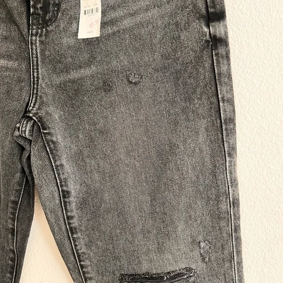 Express women’s Distressed high rise straight ankle Black Jeans. Size 4 - Picture 6 of 12